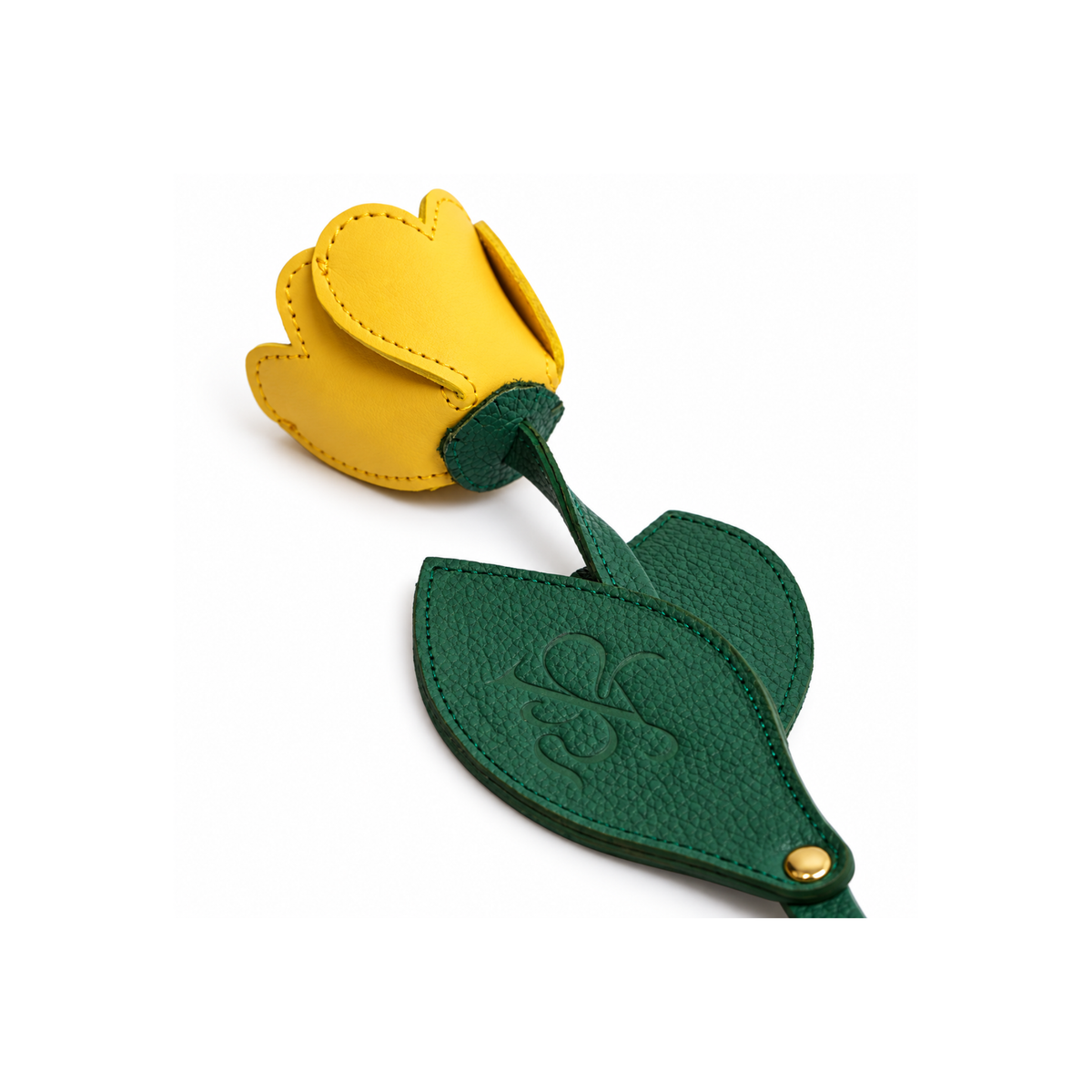 Charm de tulipán con hojas verdes y argolla dorada