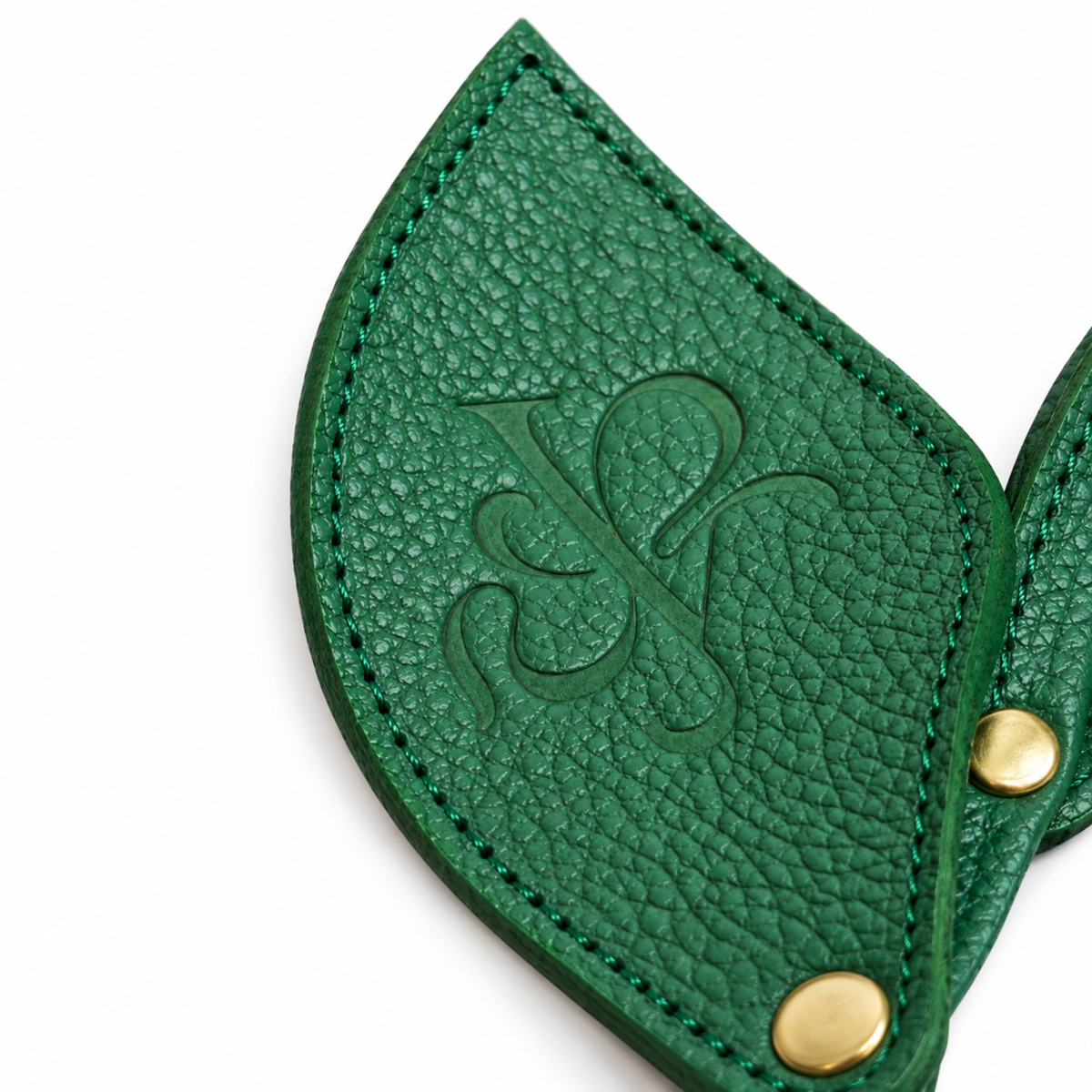 Charm de tulipán con hojas verdes y argolla dorada